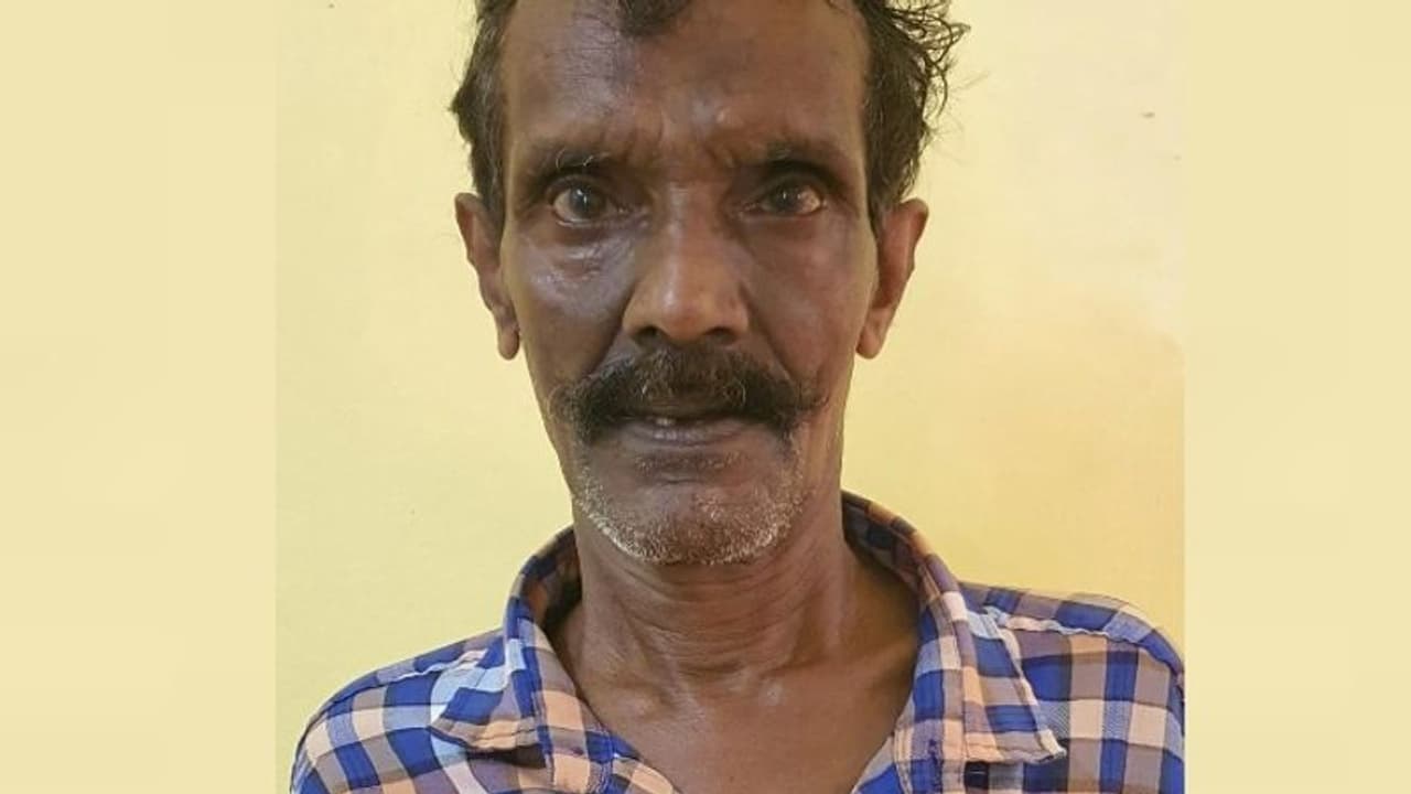 മുക്കത്ത് അരക്കിലോ കഞ്ചാവുമായി ‘കൊണ്ടോട്ടികാക്ക' അറസ്റ്റിൽ മുക്കത്ത് അരക്കിലോ കഞ്ചാവുമായി ‘കൊണ്ടോട്ടികാക്ക' അറസ്റ്റിൽ