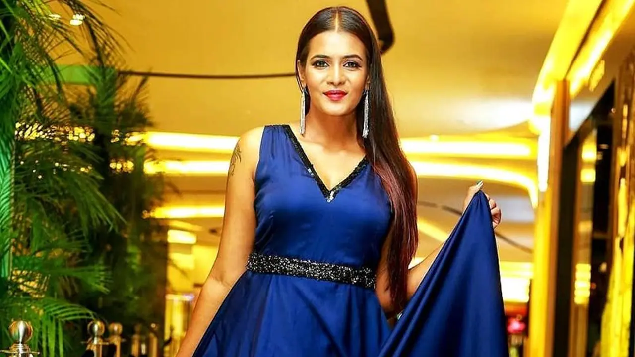 முதலமைச்சர் குறித்து அவதூறு பதிவு.. கடுப்பான நீதிபதி.. நடிகை மீரா மிதுனை கைது செய்ய உத்தரவு.. முதலமைச்சர் குறித்து அவதூறு பதிவு.. கடுப்பான நீதிபதி.. நடிகை மீரா மிதுனை கைது செய்ய உத்தரவு..