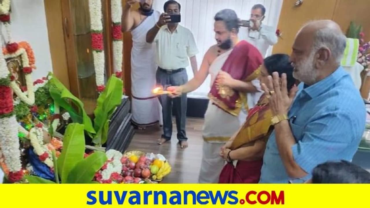 ವಿಕಾಸಸೌಧದಲ್ಲಿ ಸಚಿವ ಶಿವರಾಂ ಹೆಬ್ಬಾರ್ ಪೂಜೆ..!