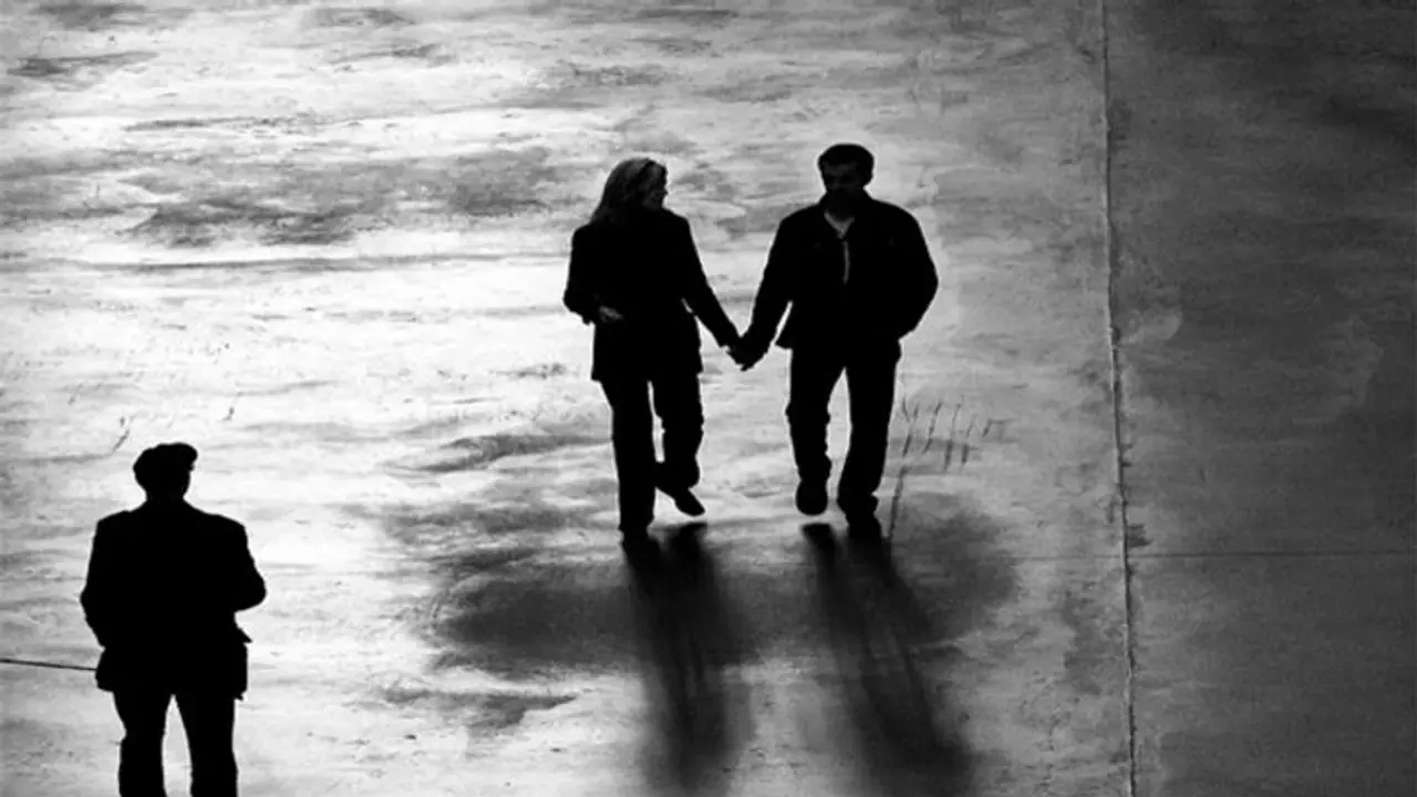 തന്റെ ഭാര്യയും മേജറും തമ്മിലെ ബന്ധം സ്ഥിരീകരിക്കാൻ ദൃശ്യങ്ങൾ വേണമെന്ന് ഹോട്ടലിനോട് മേജർ, കോടതി പറഞ്ഞത് തന്റെ ഭാര്യയും മേജറും തമ്മിലെ ബന്ധം സ്ഥിരീകരിക്കാൻ ദൃശ്യങ്ങൾ വേണമെന്ന് ഹോട്ടലിനോട് മേജർ, കോടതി പറഞ്ഞത്