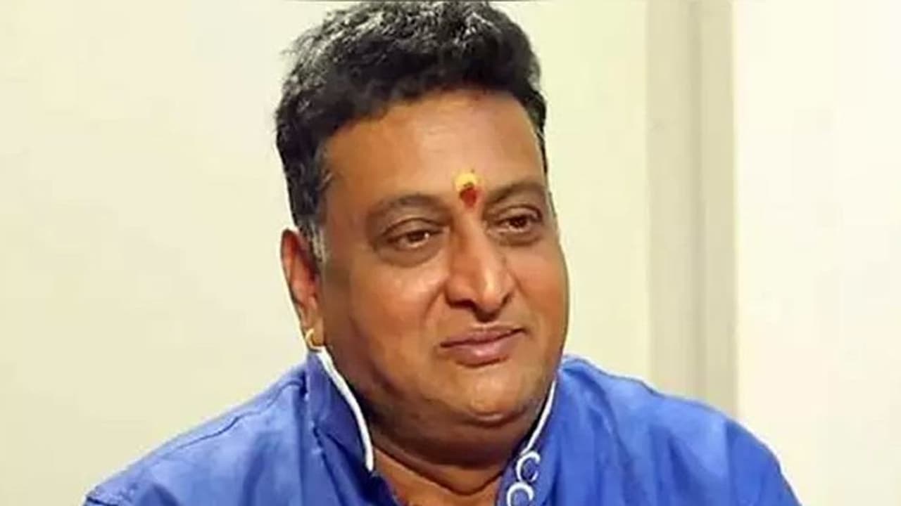 MAA Elections: పలుకుడితో ఓటర్లకు ప్రలోభాలు.. జీవితా రాజశేఖర్పై థర్డీ ఇయర్స్ పృథ్వీ ఫిర్యాదు MAA Elections: పలుకుడితో ఓటర్లకు ప్రలోభాలు.. జీవితా రాజశేఖర్పై థర్డీ ఇయర్స్ పృథ్వీ ఫిర్యాదు