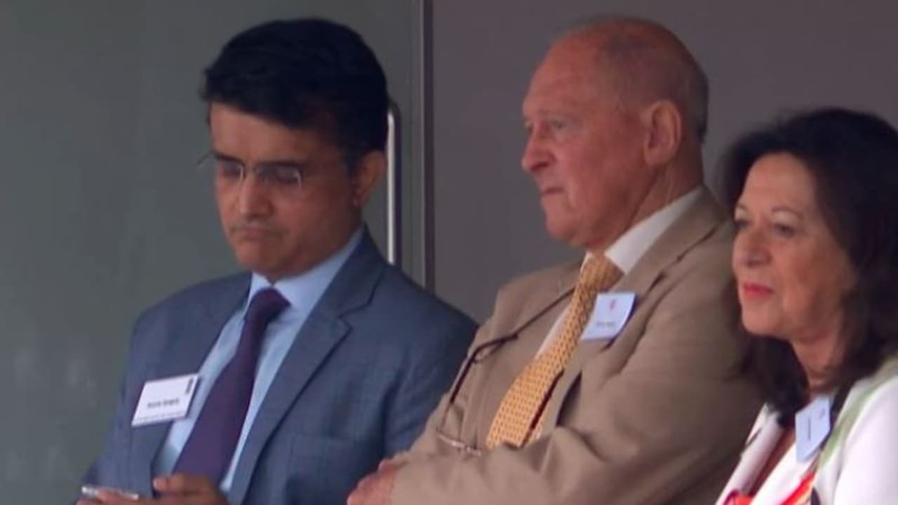 লর্ডসের গ্যালারিতে মুখোমুখি সৌরভ ও জিওফ্রে বয়কট, নস্টালজিক দুই কিংবদন্তী থেরে ক্রিকেট প্রেমিরা