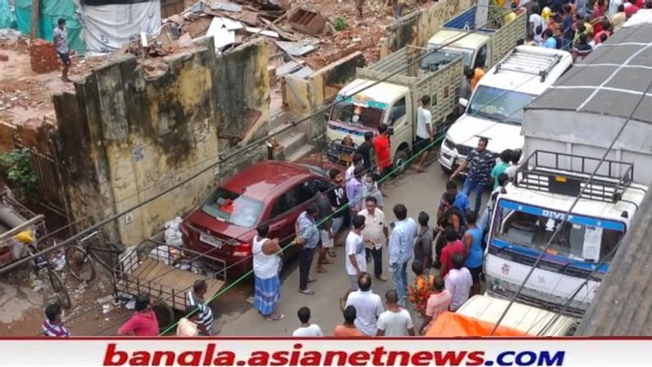 Muchipara: মুচিপাড়াকাণ্ডে দায়ের হল তৃতীয় FIR, 'পুলিশের থেকে জবাব চাই' দাবি সজল পত্নীর Muchipara: মুচিপাড়াকাণ্ডে দায়ের হল তৃতীয় FIR, 'পুলিশের থেকে জবাব চাই' দাবি সজল পত্নীর