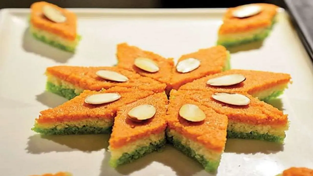 Independence Day 2021: सादे बूंदी के लड्डू छोड़ इस बार ट्राय करें ये सुपर टेस्टी तिरंगा बर्फी Independence Day 2021: सादे बूंदी के लड्डू छोड़ इस बार ट्राय करें ये सुपर टेस्टी तिरंगा बर्फी