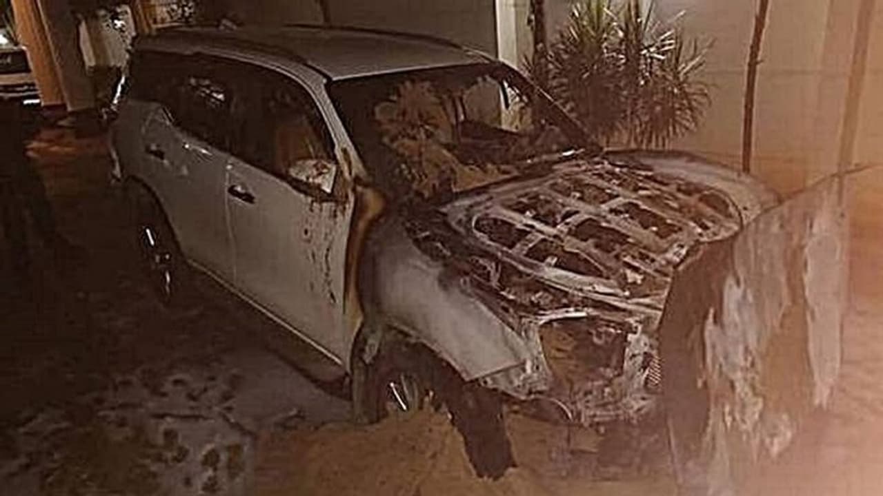 ಬಿಜೆಪಿ ಶಾಸಕ ಸತೀಶ್ ರೆಡ್ಡಿ ಕಾರುಗಳಿಗೆ ಬೆಂಕಿ: ಸಿಕ್ಕಿಬಿದ್ದ ಆರೋಪಿಗಳು ಬಿಜೆಪಿ ಶಾಸಕ ಸತೀಶ್ ರೆಡ್ಡಿ ಕಾರುಗಳಿಗೆ ಬೆಂಕಿ: ಸಿಕ್ಕಿಬಿದ್ದ ಆರೋಪಿಗಳು