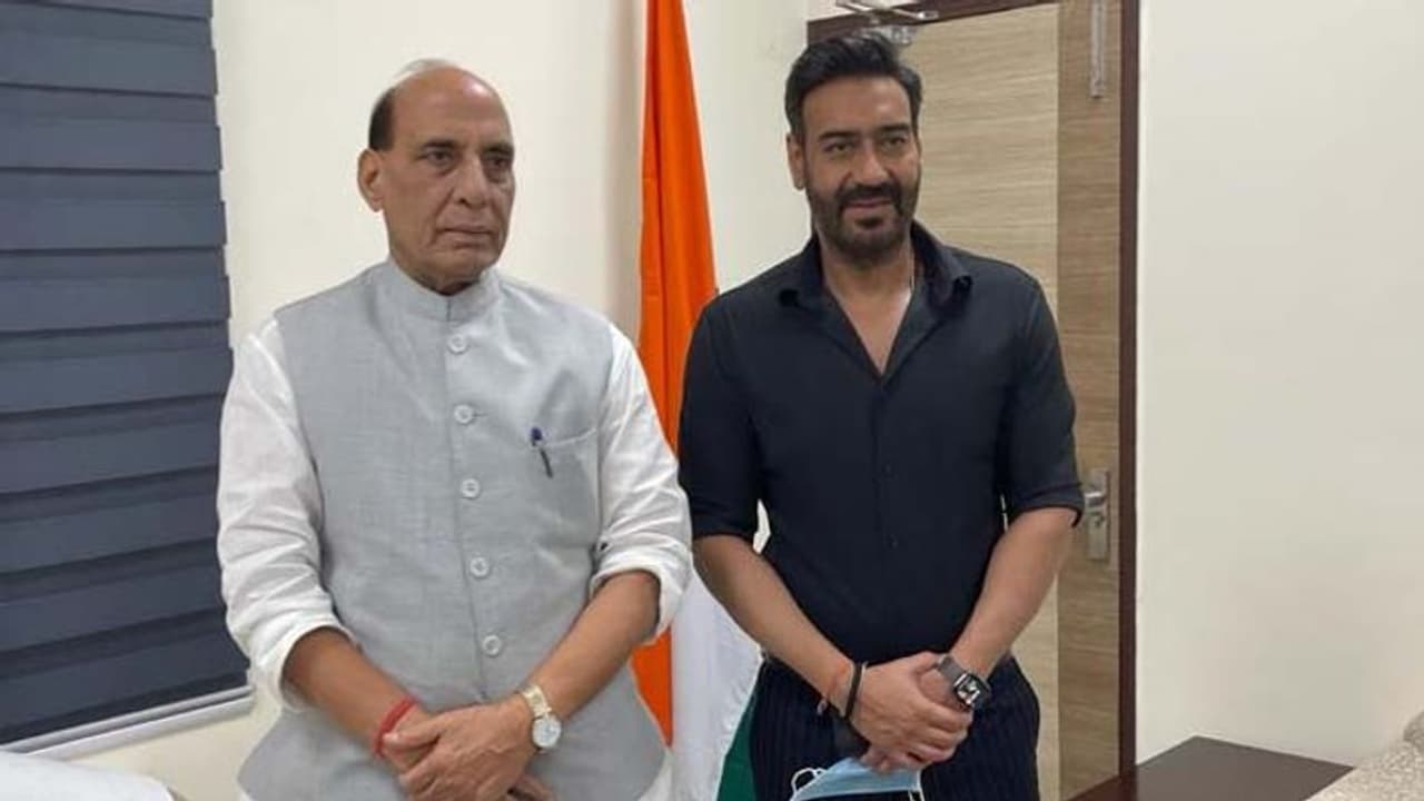 रक्षामंत्री राजनाथ सिंह ने Ajay Devgn की फिल्म भुज के देखे कुछ सीन्स, एक्टर की तारीफ में कही ये बात रक्षामंत्री राजनाथ सिंह ने Ajay Devgn की फिल्म भुज के देखे कुछ सीन्स, एक्टर की तारीफ में कही ये बात