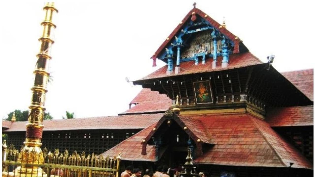 തിരുവാഭരണത്തിലെ സ്വർണ്ണ മുത്തുകൾ കാണാനില്ല; ഹൈന്ദവ സംഘടനകൾ നാമജപ പ്രതിഷേധത്തിന്