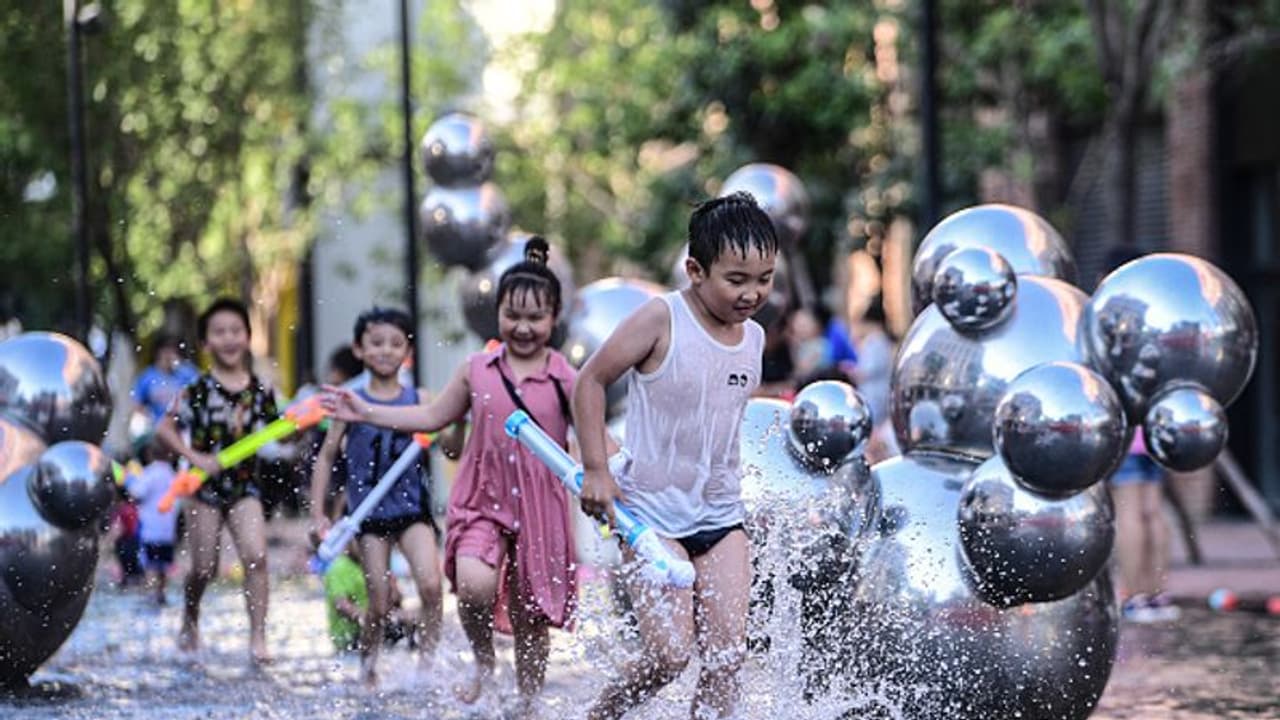 ജനനത്തേക്കാൾ കൂടുതൽ മരണങ്ങൾ; ആറുപതിറ്റാണ്ടിനിടെ ചൈനീസ് ജനസംഖ്യയിൽ കുറവ് ആശങ്കയെന്ന് വിദ​ഗ്ധർ ‌ 