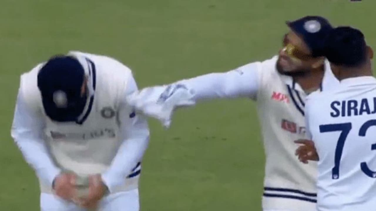 #ENGvsIND ரிஷப் பண்ட் பேச்சை கொஞ்சம் கூட மதிக்காத கேப்டன் கோலி..! செம கடுப்பான ரிஷப்.. வைரல் வீடியோ #ENGvsIND ரிஷப் பண்ட் பேச்சை கொஞ்சம் கூட மதிக்காத கேப்டன் கோலி..! செம கடுப்பான ரிஷப்.. வைரல் வீடியோ