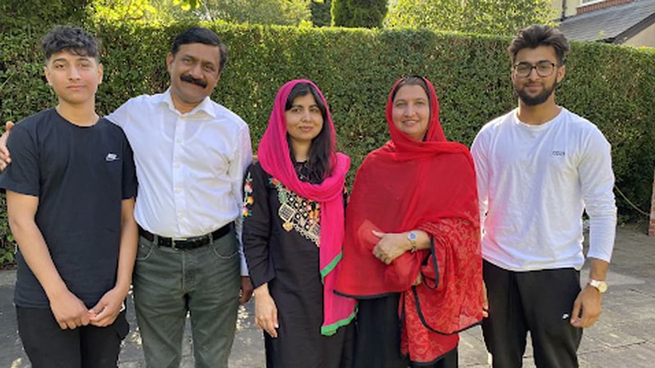 तुम कहां हो मलाला: गोली से बच गई, तो नोबेल पा लिया, अब तालिबान पर क्यों मुंह बंद कर रखा है? तुम कहां हो मलाला: गोली से बच गई, तो नोबेल पा लिया, अब तालिबान पर क्यों मुंह बंद कर रखा है?