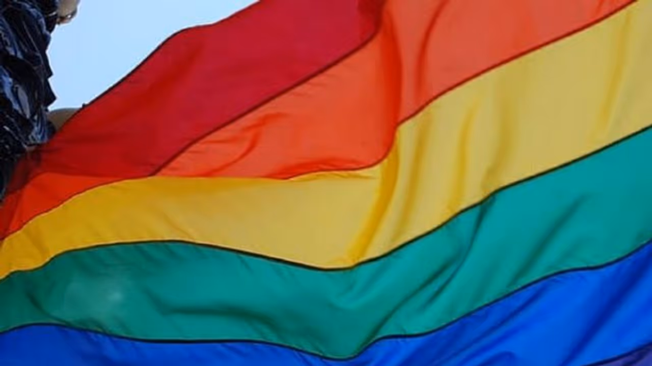  ട്രാൻസ്ജെന്‍റർ വ്യക്തികളുടെ ലിംഗ മാറ്റ ശസ്ത്രക്രിയ; തുടർ ചികിത്സാ സഹായത്തിനുള്ള പ്രായപരിധി ഒഴിവാക്കി