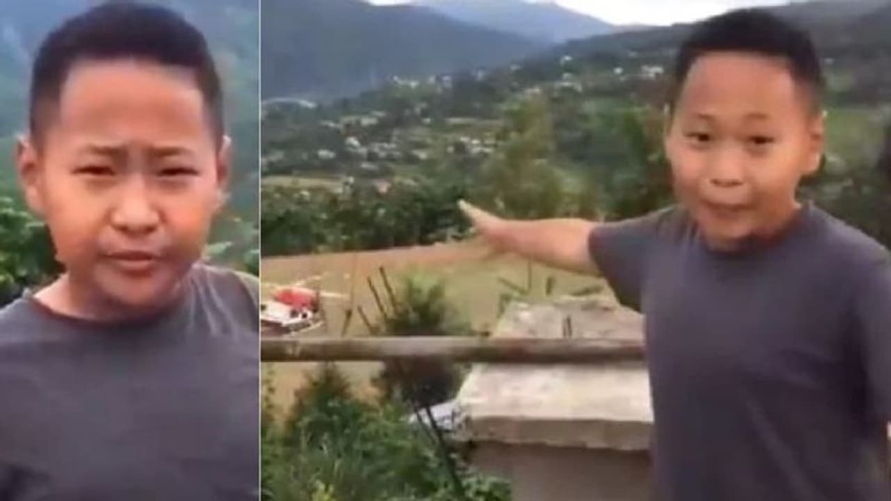 മുഖ്യമന്ത്രിയുടെ സന്ദർശനം റിപ്പോർട്ട് ചെയ്ത് താരമായി 'കുട്ടി ജേർണലിസ്റ്റ്'; വൈറലായി വീഡിയോ മുഖ്യമന്ത്രിയുടെ സന്ദർശനം റിപ്പോർട്ട് ചെയ്ത് താരമായി 'കുട്ടി ജേർണലിസ്റ്റ്'; വൈറലായി വീഡിയോ