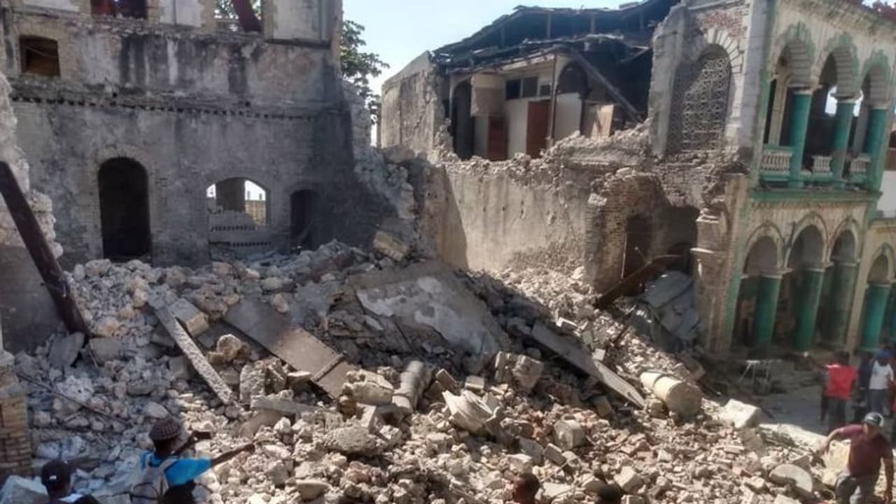 ಹೈಟಿಯಲ್ಲಿ ಭೀಕರ ಭೂಕಂಪ: 1,200ಕ್ಕೂ ಅಧಿಕ ಜನರ ಸಾವು! ಹೈಟಿಯಲ್ಲಿ ಭೀಕರ ಭೂಕಂಪ: 1,200ಕ್ಕೂ ಅಧಿಕ ಜನರ ಸಾವು!