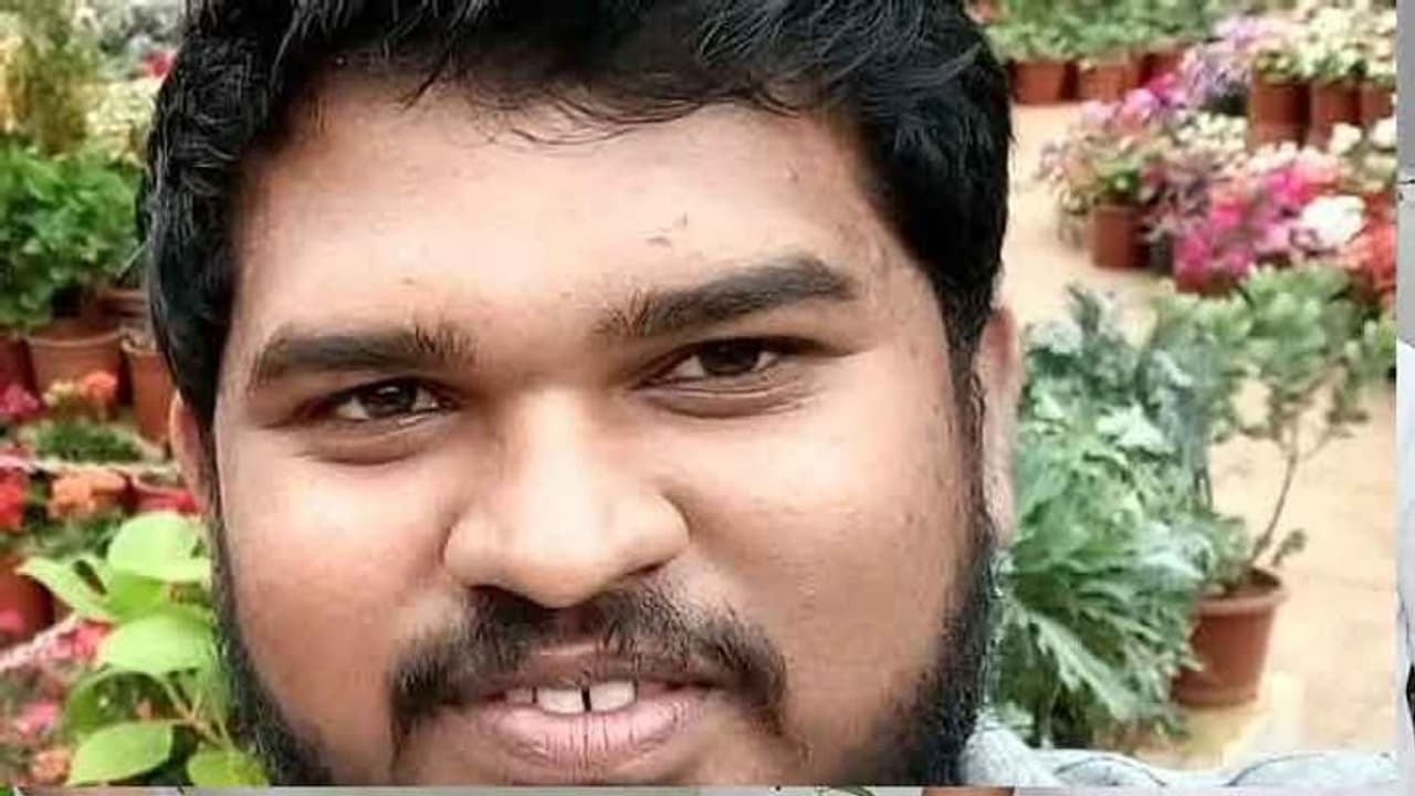 எந்நேரமும் பாதாம், பிஸ்தா.. 50க்கும் மேற்பட்ட பெண்களை ஏமாற்றி உல்லாசம்.. வசமாக சிக்கிய உயரதிகாரியின் மகன்..! எந்நேரமும் பாதாம், பிஸ்தா.. 50க்கும் மேற்பட்ட பெண்களை ஏமாற்றி உல்லாசம்.. வசமாக சிக்கிய உயரதிகாரியின் மகன்..!