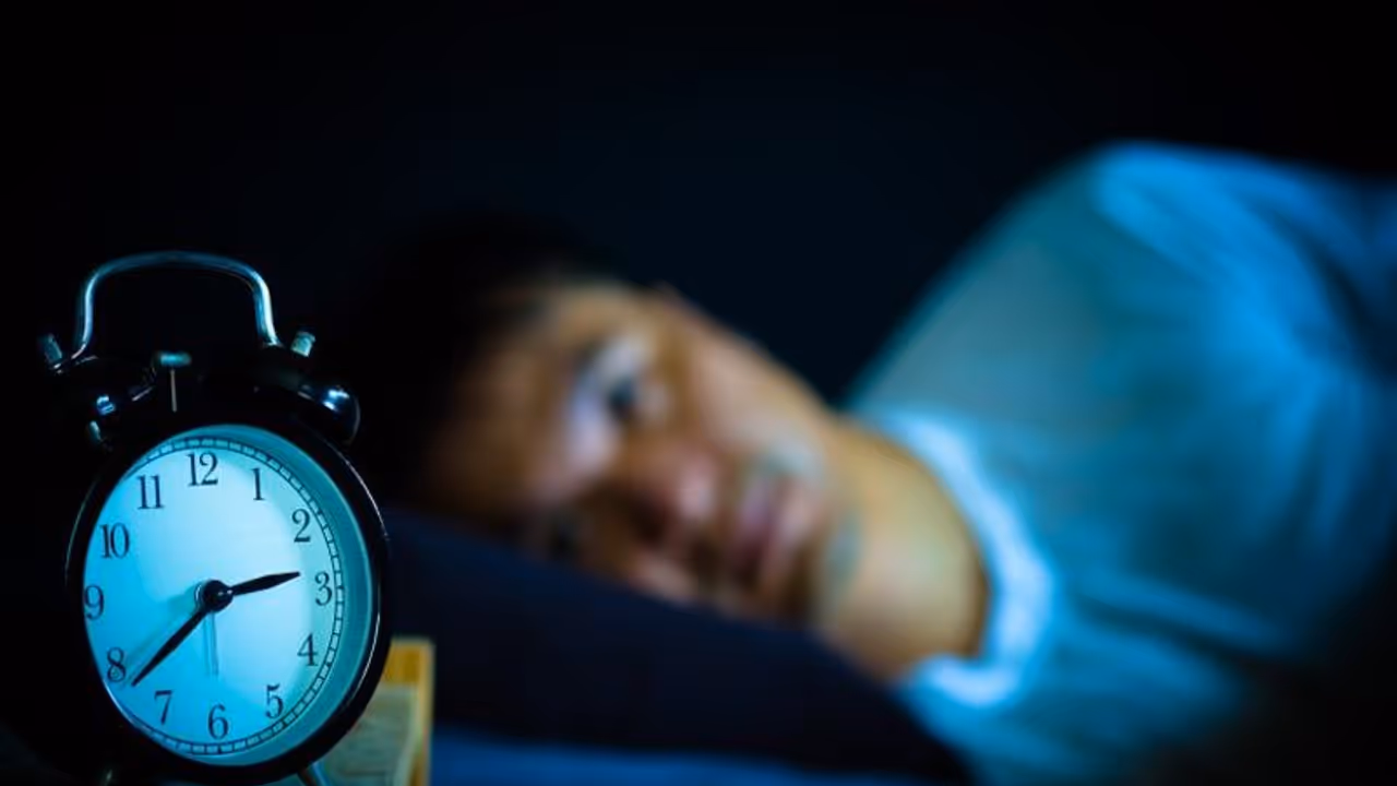 രാത്രി വൈകി ഉറങ്ങുന്നവരാണോ നിങ്ങൾ…? എങ്കിൽ ഒന്ന് ശ്രദ്ധിക്കൂ