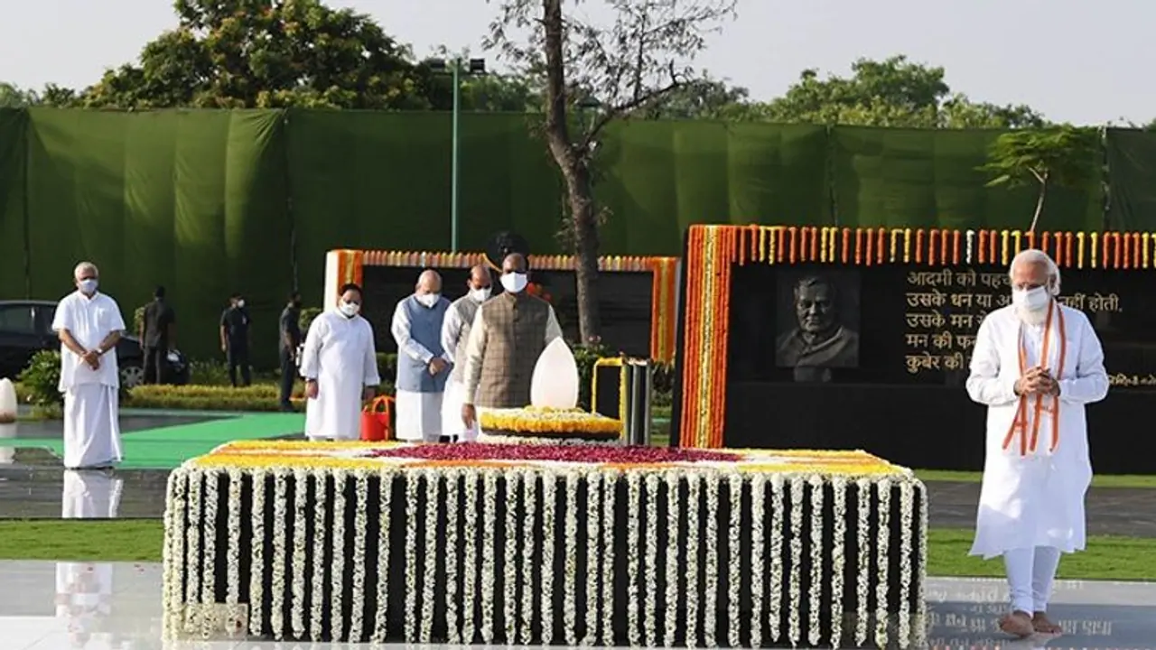 PM Modi, President Kovind lead country in paying tributes to Atal Bihari Vajpayee on his death anniversary PM Modi, President Kovind lead country in paying tributes to Atal Bihari Vajpayee on his death anniversary