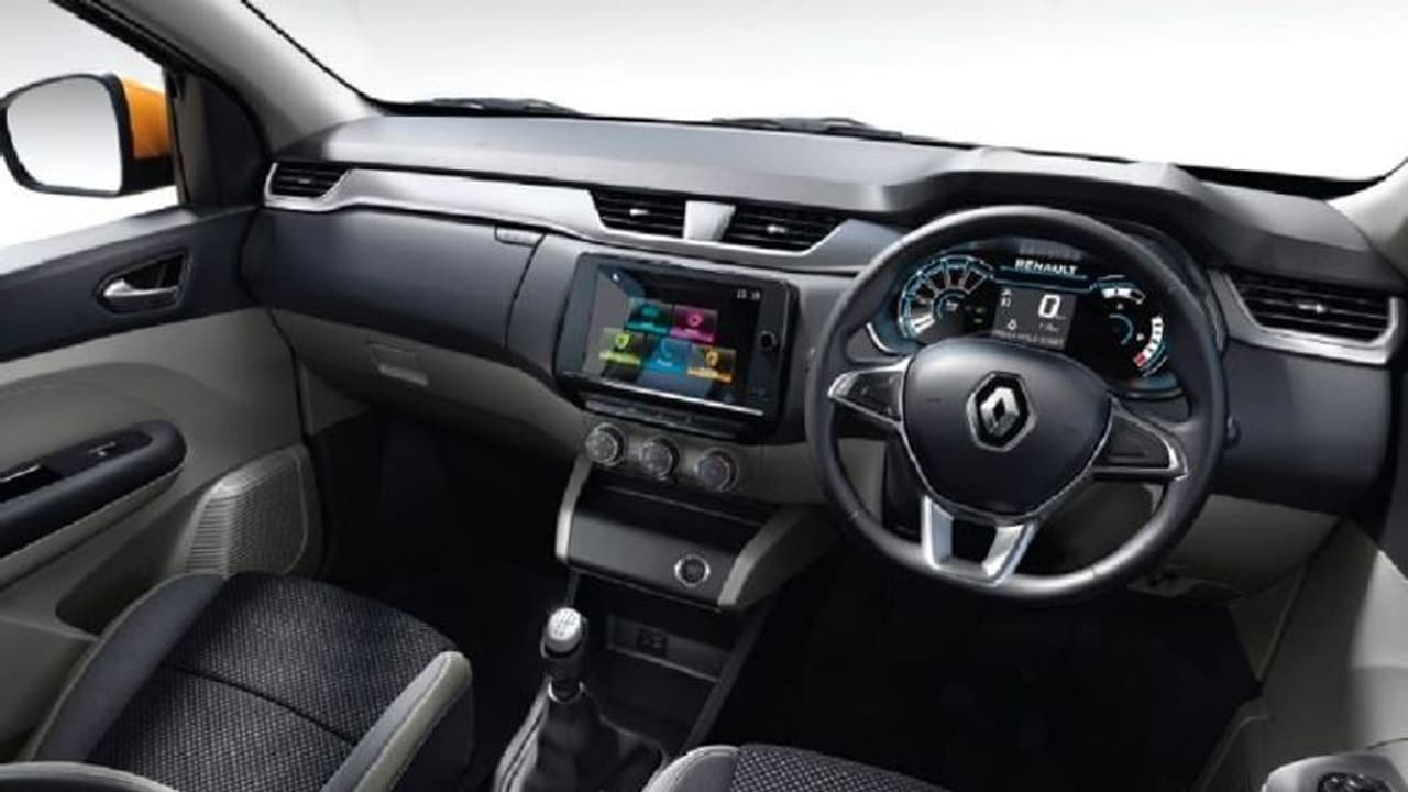 വണ്ടി വാങ്ങാന്‍ മോഹമുണ്ടോ? ഈ മാസം വമ്പന്‍ ഓഫറുകളുമായി റെനോ, 84,000 രൂപ വരെ വിലക്കിഴിവ്!