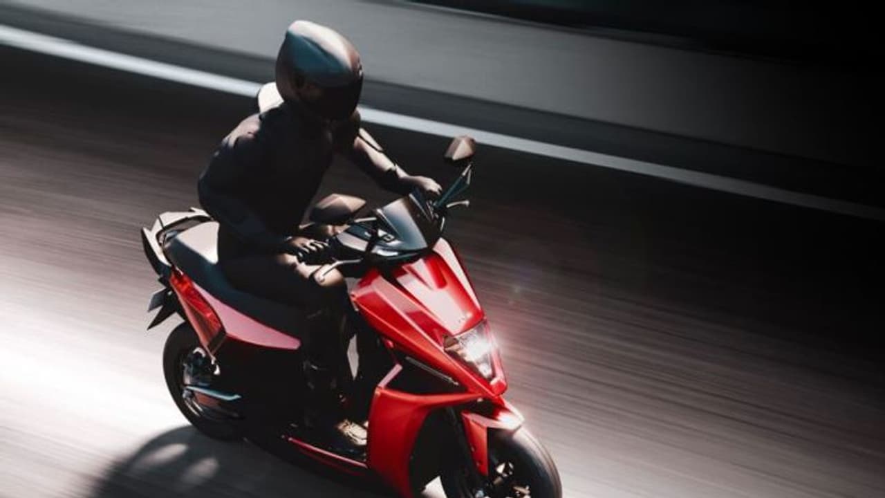 எலெக்ட்ரிக் 2 வீலர்களுக்கு வரி ரத்து.. வெளியான மாஸ் அறிவிப்பு..! எலெக்ட்ரிக் 2 வீலர்களுக்கு வரி ரத்து.. வெளியான மாஸ் அறிவிப்பு..!