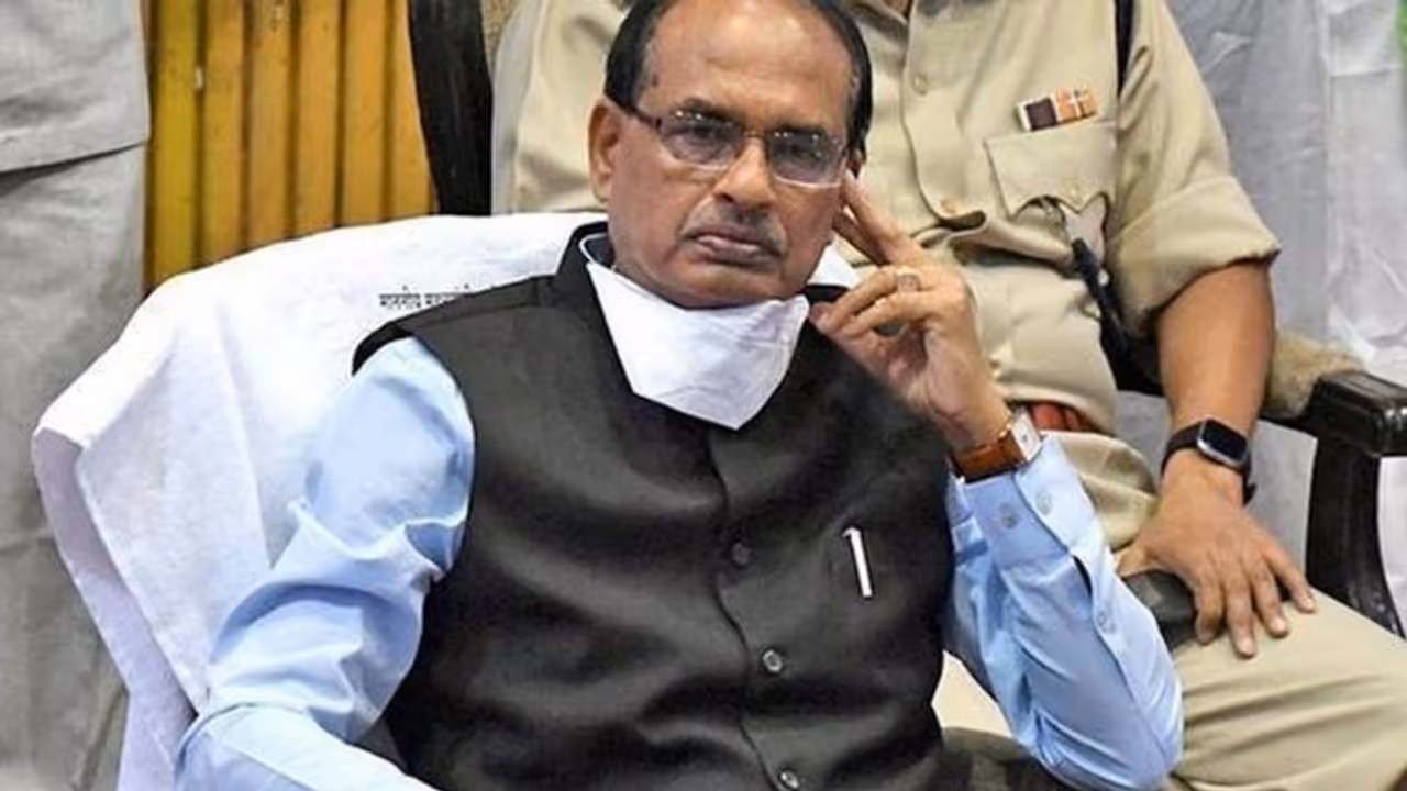 सीएम शिवराज की अचानक बिगड़ी तबीयत, बोलने में भी हो रही दिक्कत..रद्द किए सारे कार्यक्रम सीएम शिवराज की अचानक बिगड़ी तबीयत, बोलने में भी हो रही दिक्कत..रद्द किए सारे कार्यक्रम