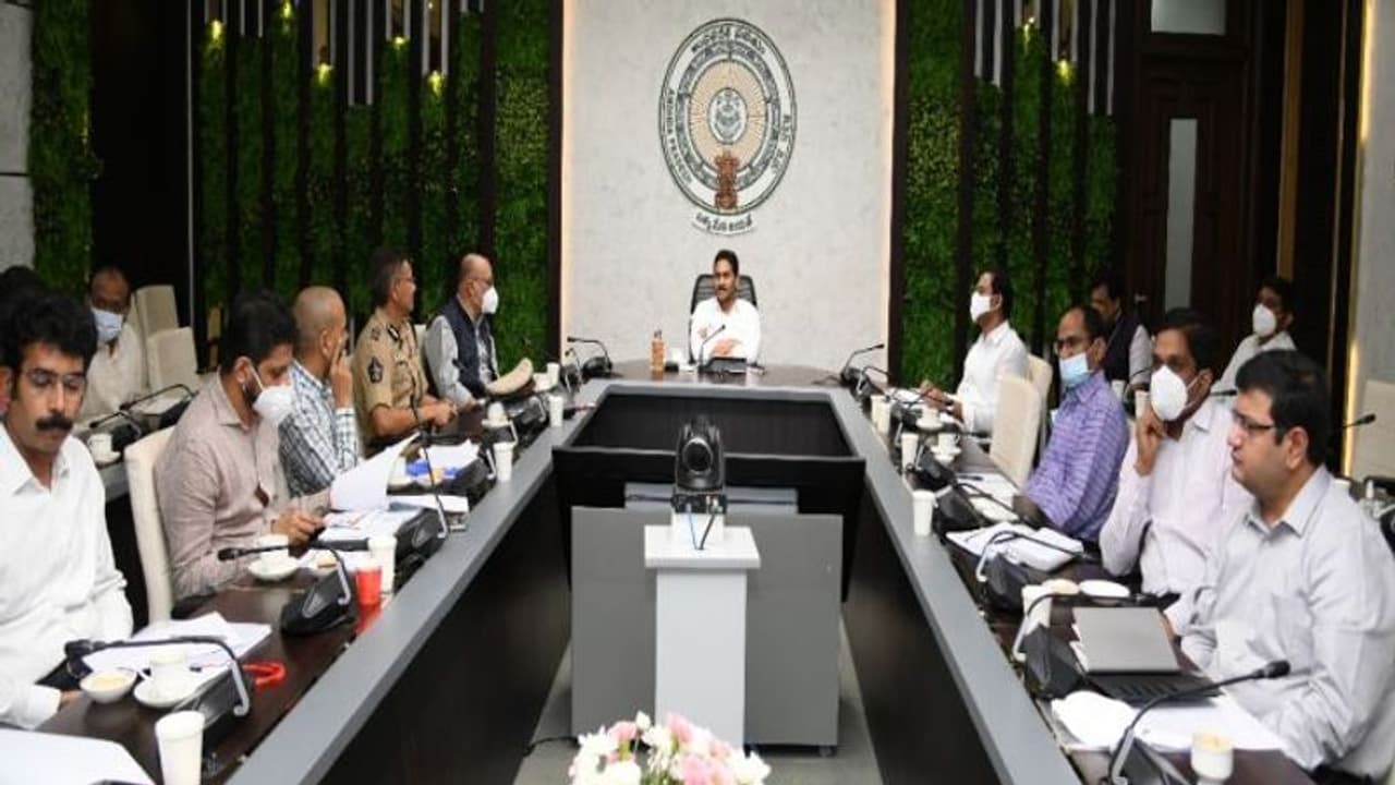 90 రోజుల్లో రిక్రూట్ మెంట్ ప్రక్రియ పూర్తి... నిరుద్యోగులకు సీఎం జగన్ శుభవార్త 90 రోజుల్లో రిక్రూట్ మెంట్ ప్రక్రియ పూర్తి... నిరుద్యోగులకు సీఎం జగన్ శుభవార్త