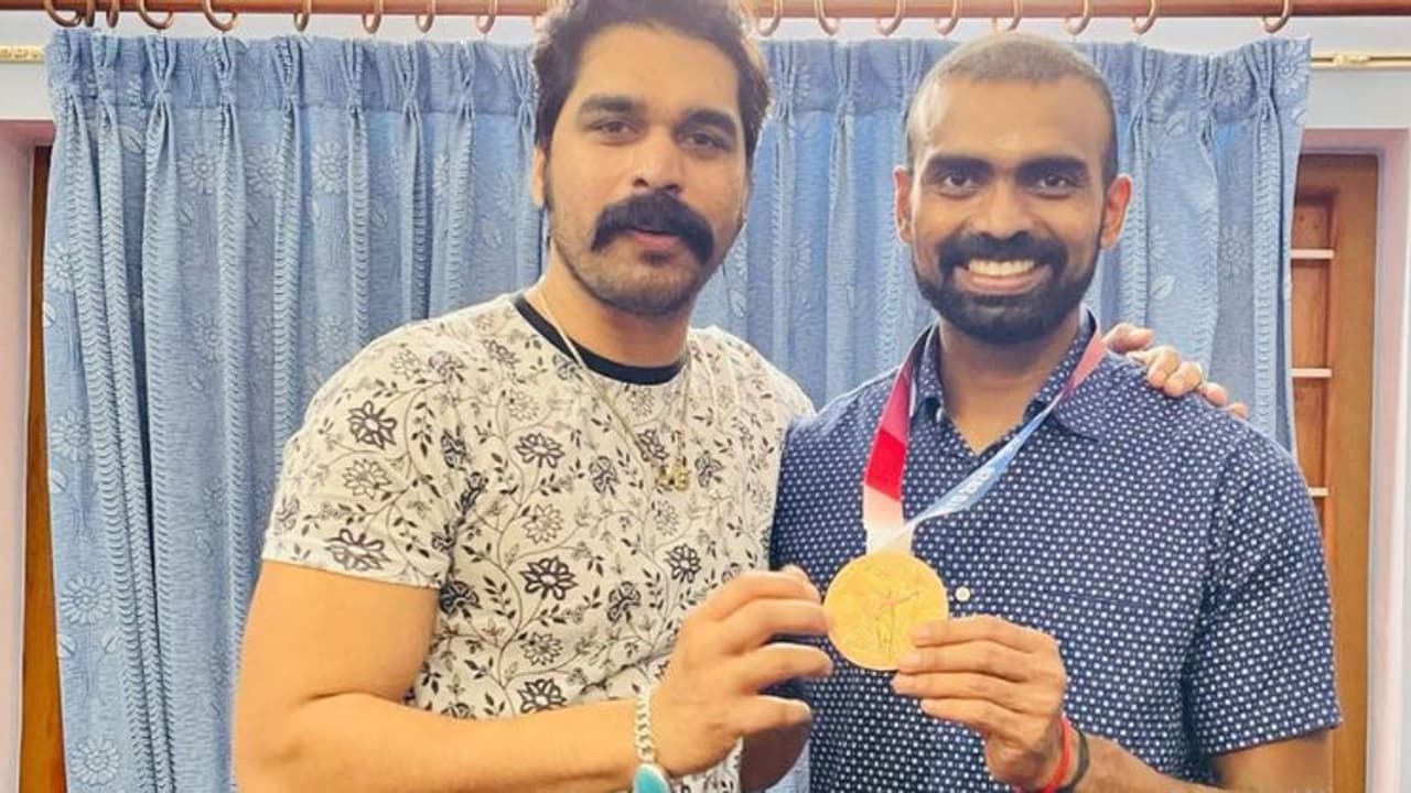 'ഇന്ത്യക്കാരനായതിൽ അഭിമാനിക്കുന്ന നിമിഷം'; ശ്രീജേഷിനൊപ്പമുള്ള ചിത്രം പങ്കുവച്ച് ഷിയാസ്