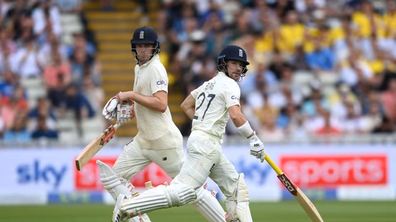 ഇംഗ്ലണ്ട് ഓപ്പണര്മാരായ ബേണ്സിനും സിബ്ലിക്കുമെതിരെ രൂക്ഷ വിമർശനവുമായി മൈക്കല് വോണ് ഇംഗ്ലണ്ട് ഓപ്പണര്മാരായ ബേണ്സിനും സിബ്ലിക്കുമെതിരെ രൂക്ഷ വിമർശനവുമായി മൈക്കല് വോണ്