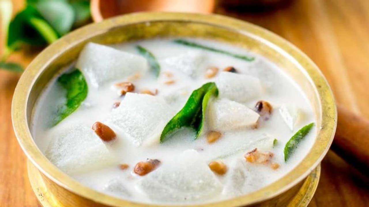 ഓലനില്ലാതെ മലയാളിക്ക് എന്ത് ഓണസദ്യ ഓലനില്ലാതെ മലയാളിക്ക് എന്ത് ഓണസദ്യ