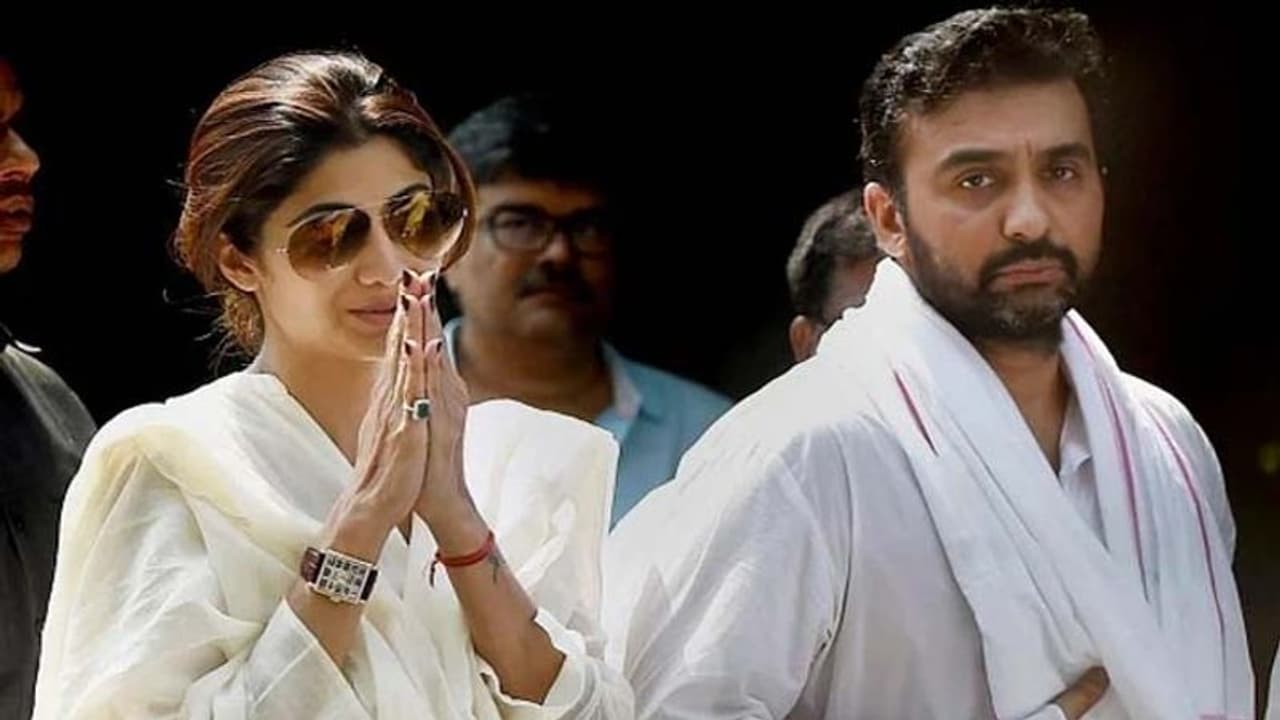 Pornography Case: शिल्पा शेट्टी के पति राज कुंद्रा को मिली अंतरिम राहत, जमानत याचिका पर होगी इस दिन सुनवाई Pornography Case: शिल्पा शेट्टी के पति राज कुंद्रा को मिली अंतरिम राहत, जमानत याचिका पर होगी इस दिन सुनवाई