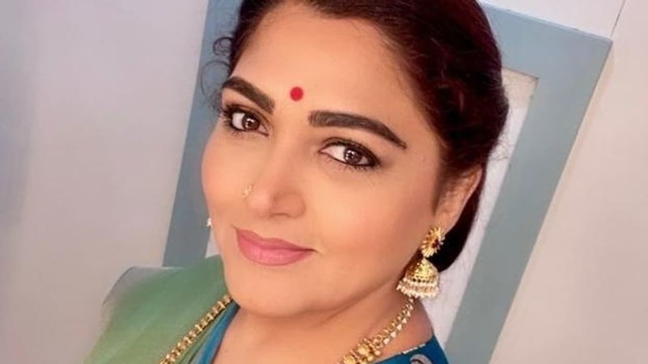 Khushbu Sundar : உங்களுக்கு உடல்நிலை சரியில்லையா? தன்னை கேலி செய்தவருக்கு சரியான பதிலளித்த குஷ்பு!! Khushbu Sundar : உங்களுக்கு உடல்நிலை சரியில்லையா? தன்னை கேலி செய்தவருக்கு சரியான பதிலளித்த குஷ்பு!!