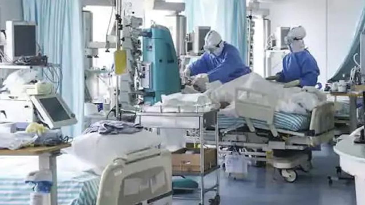 क्या निशुल्क ईलाज के लिए युवाओं को मिल रहे 4000 रु? जानें क्या है इस फेक न्यूज का सच? क्या निशुल्क ईलाज के लिए युवाओं को मिल रहे 4000 रु? जानें क्या है इस फेक न्यूज का सच?