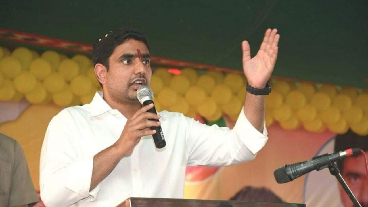 కారణమిదీ:తెనాలి ఆసుపత్రి వద్ద టీడీపీ కార్యకర్తల ఆందోళన, ఉద్రిక్తత కారణమిదీ:తెనాలి ఆసుపత్రి వద్ద టీడీపీ కార్యకర్తల ఆందోళన, ఉద్రిక్తత