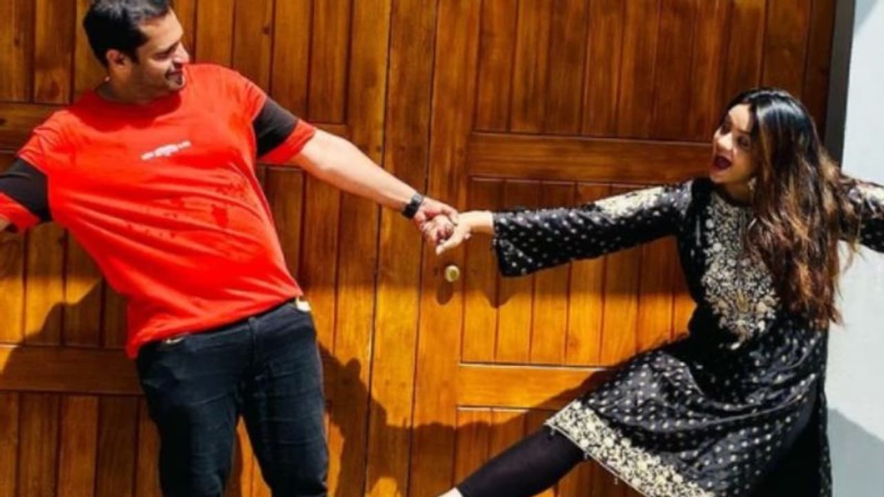 'അന്നത്തെ കാത്തിരിപ്പ് ഒരു തുടക്കം മാത്രമായിരുന്നു', വിവാഹ വാര്ഷികത്തില് ആശംസകളുമായി ശില്പ ബാല 'അന്നത്തെ കാത്തിരിപ്പ് ഒരു തുടക്കം മാത്രമായിരുന്നു', വിവാഹ വാര്ഷികത്തില് ആശംസകളുമായി ശില്പ ബാല