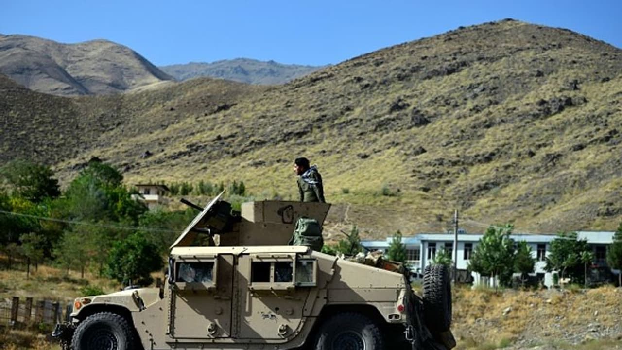 താലിബാന്റെ കൈകളില് യുഎസ് സൈന്യത്തിന്റെ യൂണിഫോം, തോക്ക്, വാഹനം ; അമേരിക്കക്ക് നാണക്കേട് താലിബാന്റെ കൈകളില് യുഎസ് സൈന്യത്തിന്റെ യൂണിഫോം, തോക്ക്, വാഹനം ; അമേരിക്കക്ക് നാണക്കേട്