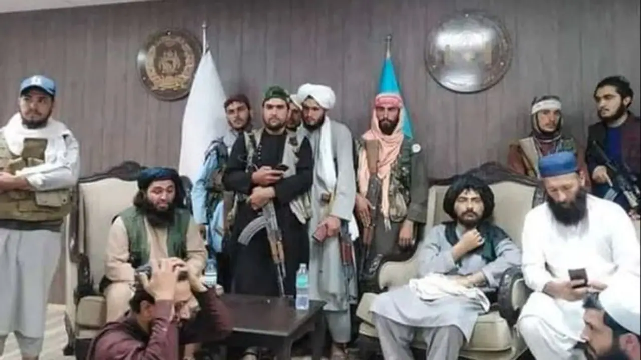 ಆಫ್ಘಾನಿಸ್ತಾನ ಜೈಲಿನಂದ 100 ಉಗ್ರರ ಬಿಡುಗಡೆ; ಪಾಕಿಸ್ತಾನ ISI ಕೈವಾಡ! ಆಫ್ಘಾನಿಸ್ತಾನ ಜೈಲಿನಂದ 100 ಉಗ್ರರ ಬಿಡುಗಡೆ; ಪಾಕಿಸ್ತಾನ ISI ಕೈವಾಡ!