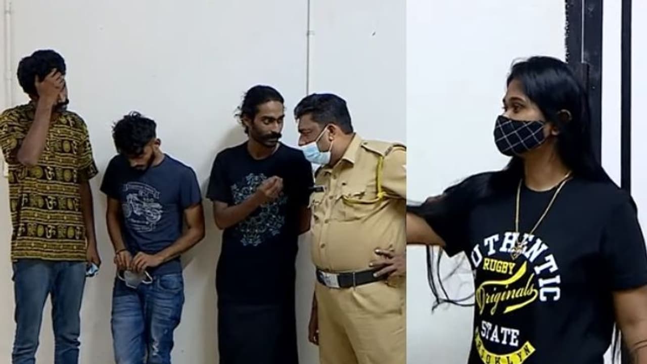 നാല് കോടിയുടെ മയക്കുമരുന്ന് കടത്ത്: കൂട്ട് വിദേശയിനം വേട്ടപ്പട്ടികൾ, കൊച്ചിയിലേക്ക് മുമ്പും കടത്ത് നാല് കോടിയുടെ മയക്കുമരുന്ന് കടത്ത്: കൂട്ട് വിദേശയിനം വേട്ടപ്പട്ടികൾ, കൊച്ചിയിലേക്ക് മുമ്പും കടത്ത്