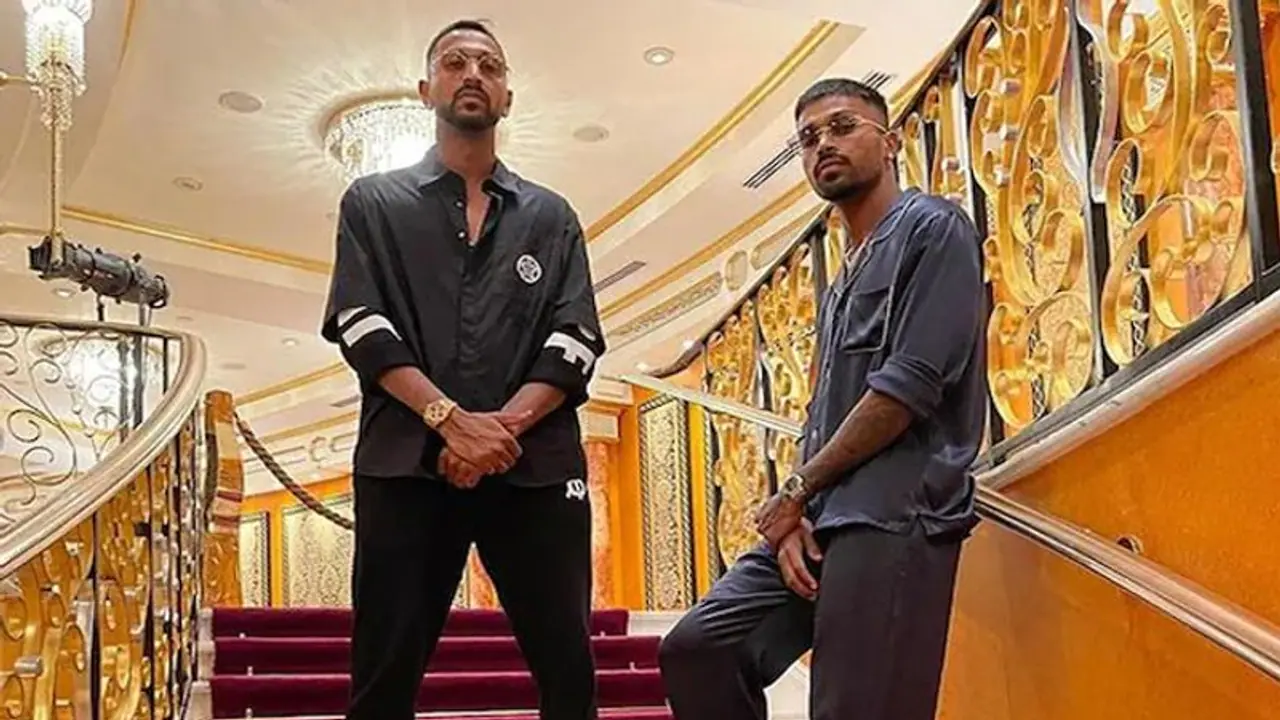 Pandya brothers (Hardik and Krunal) engage in home mini cricket battle; here's who won (WATCH) Pandya brothers (Hardik and Krunal) engage in home mini cricket battle; here's who won (WATCH)