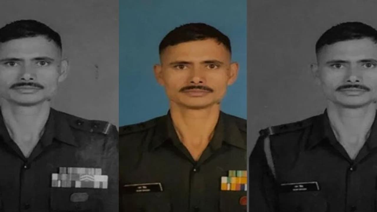 जम्मू कश्मीर में Encounter: हमने खोया अपना बहादुर जवान, सेना ने 3 आतंकियों को मार गिराया जम्मू कश्मीर में Encounter: हमने खोया अपना बहादुर जवान, सेना ने 3 आतंकियों को मार गिराया