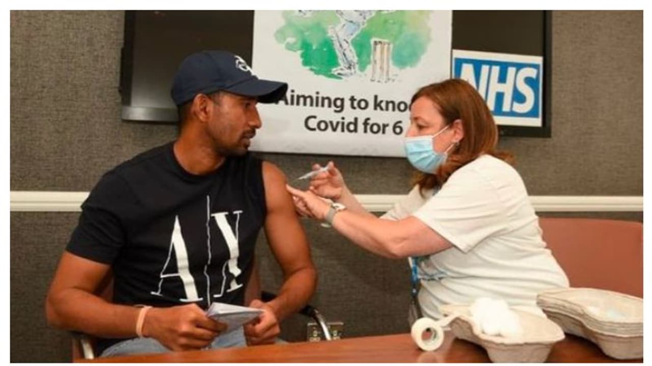 ভারতীয় দলের সঙ্গে রয়েছেন ইংল্য়ান্ড সফরে, লন্ডনেই কোভিড ভ্যাকসিন লিনেল ঋদ্ধিমান সাহা ভারতীয় দলের সঙ্গে রয়েছেন ইংল্য়ান্ড সফরে, লন্ডনেই কোভিড ভ্যাকসিন লিনেল ঋদ্ধিমান সাহা