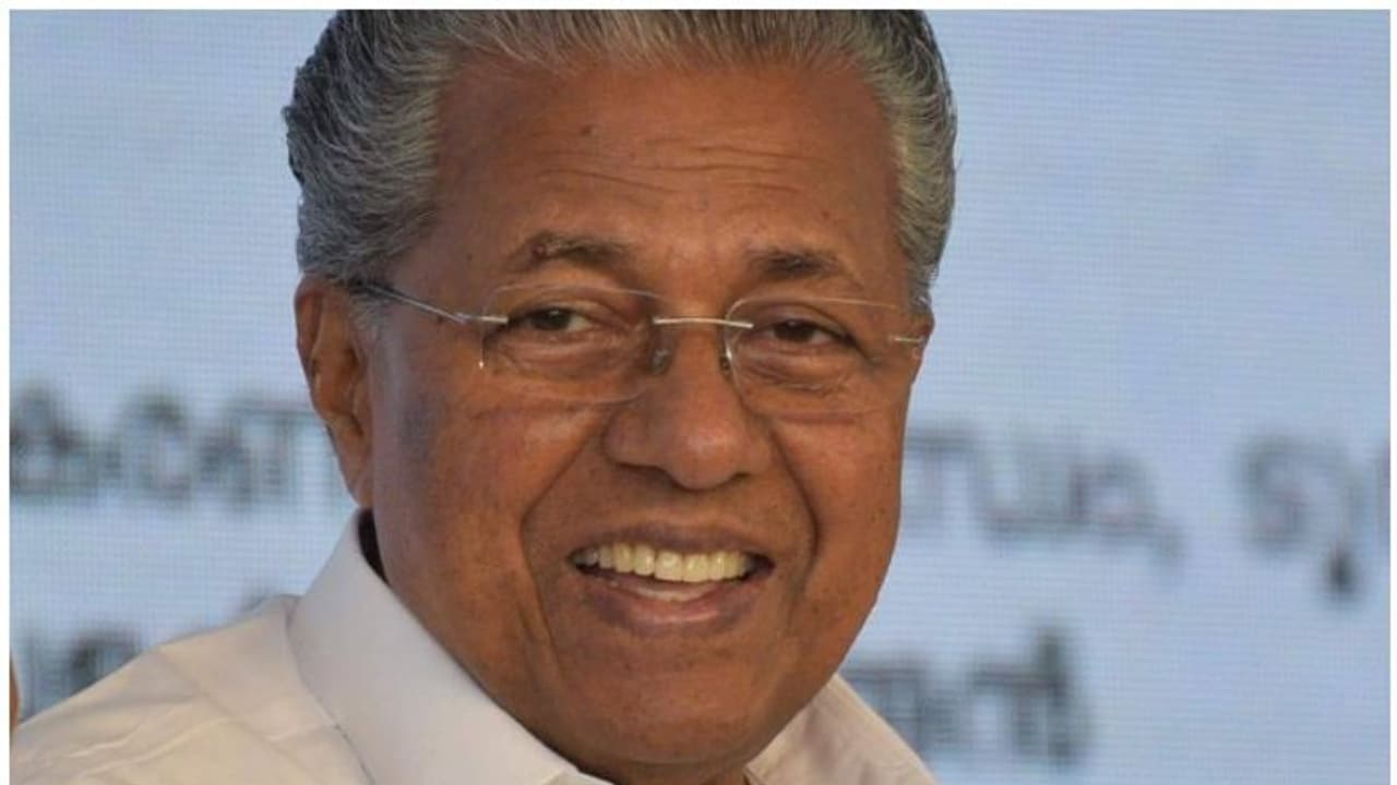 പിണറായി വിജയന് പിറന്നാൾ ആശംസകൾ; ദുരിതാശ്വാസ നിധിയിലേക്ക് സംഭാവന നൽകി തമിഴ്നാട് പെൺകുട്ടി