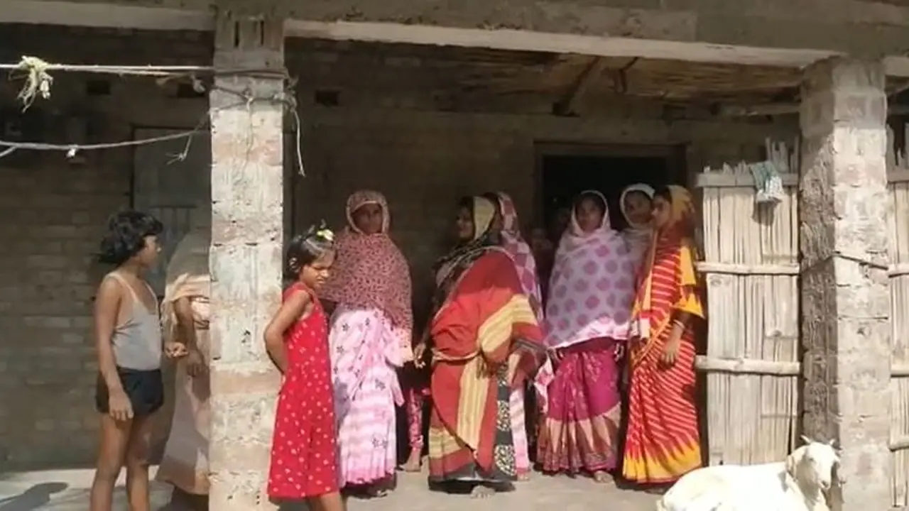 বিয়ের পর থেকেই লেগে থাকত ঝামেলা, শ্বাসরোধ করে স্ত্রীকে খুনের অভিযোগ মালদহে বিয়ের পর থেকেই লেগে থাকত ঝামেলা, শ্বাসরোধ করে স্ত্রীকে খুনের অভিযোগ মালদহে