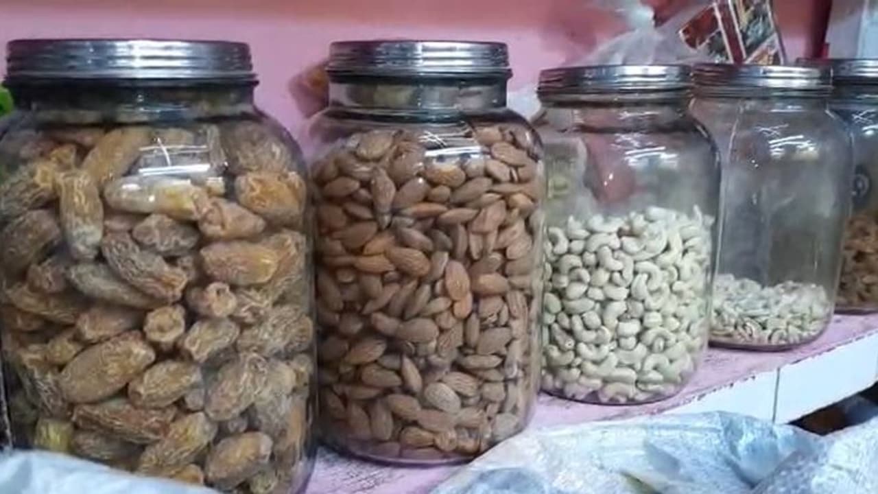 আফগানিস্তান থেকে বন্ধ আমদানি, হু হু করে বাড়ছে ড্রাই ফ্রুটসের দাম