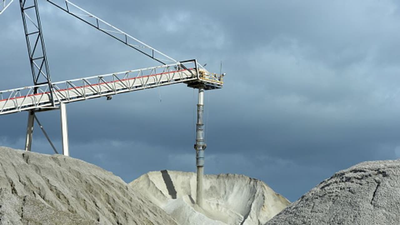 Lithium:இந்தியாவில் முதல் முறையாக லித்தியம் தாது கண்டுபிடிப்பு: 59லட்சம் டன் இருப்பதாக மத்திய அரசு தகவல்