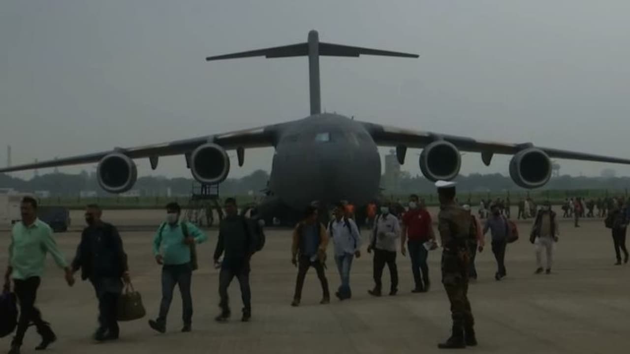 അഫ്ഗാനിൽ നിന്ന് മുഴുവൻ മലയാളികളെയും തിരിച്ചെത്തിച്ചു; 50 പേരെ ദില്ലിയിലെത്തിച്ചത് വ്യോമസേനാ വിമാനത്തിൽ അഫ്ഗാനിൽ നിന്ന് മുഴുവൻ മലയാളികളെയും തിരിച്ചെത്തിച്ചു; 50 പേരെ ദില്ലിയിലെത്തിച്ചത് വ്യോമസേനാ വിമാനത്തിൽ
