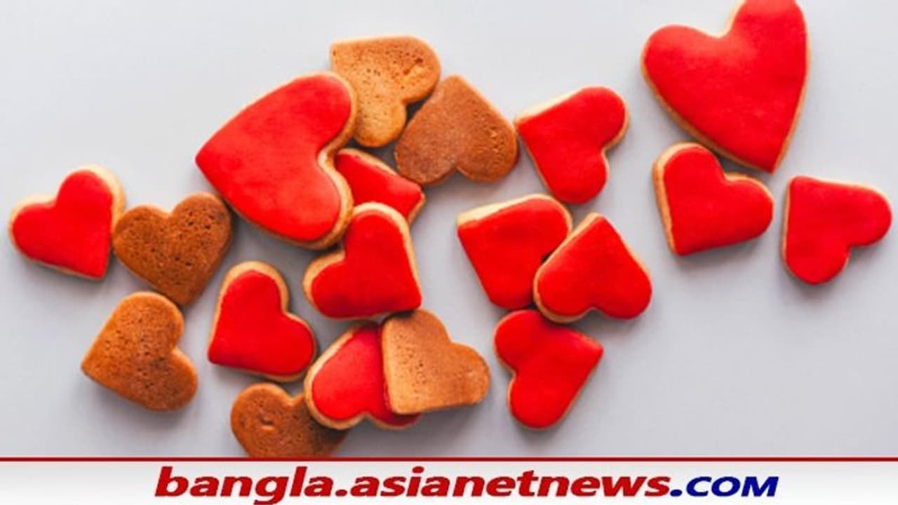 'মুক্তির চুমু', তালিবানদের হাত থেকে নিস্তার পেয়ে ভারতের বিমানে আহ্লাদে আটখানা ছোট্ট শিশু