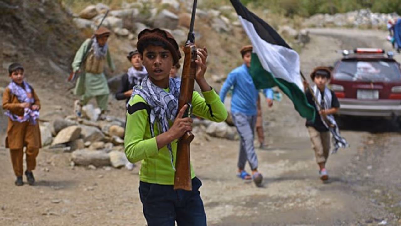 जंग जारी है: पंजशीर के शेरो ने जिन 3 जिलों को छीना था, अब तालिबान ने उनपर फिर से कर लिया कब्जा जंग जारी है: पंजशीर के शेरो ने जिन 3 जिलों को छीना था, अब तालिबान ने उनपर फिर से कर लिया कब्जा