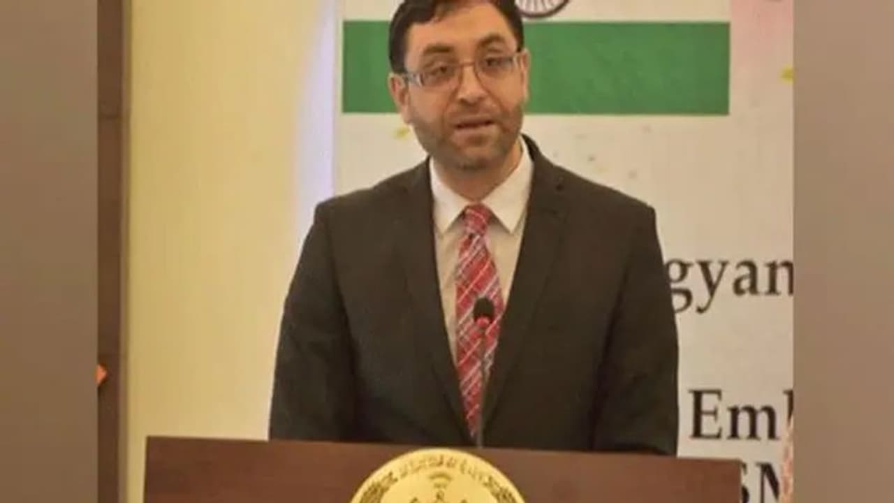 अफगान राजदूत ने की भारत की तारीफ, कहा मेरा देश संकट में इंटरनेशनल सपोर्ट से दूर हो सकता है दुख अफगान राजदूत ने की भारत की तारीफ, कहा मेरा देश संकट में इंटरनेशनल सपोर्ट से दूर हो सकता है दुख