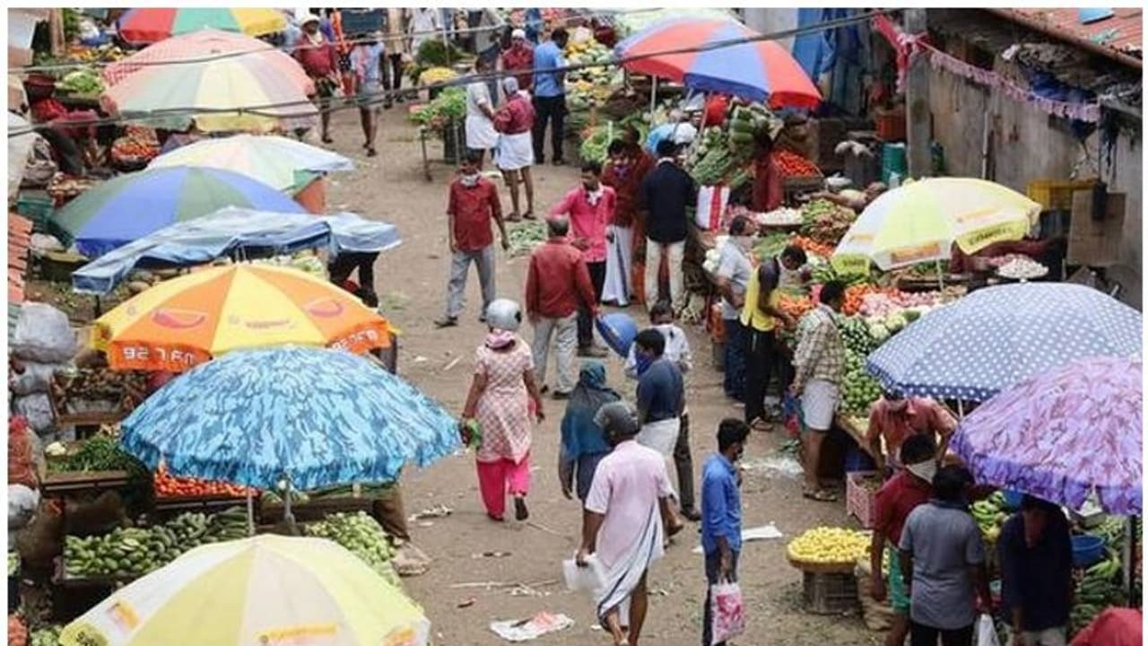 Covid 19 Kerala : വരുമോ കൂടുതൽ നിയന്ത്രണങ്ങൾ? കൊവിഡ് പ്രതിരോധം തീരുമാനിക്കാൻ ഇന്ന് അവലോകനയോഗം