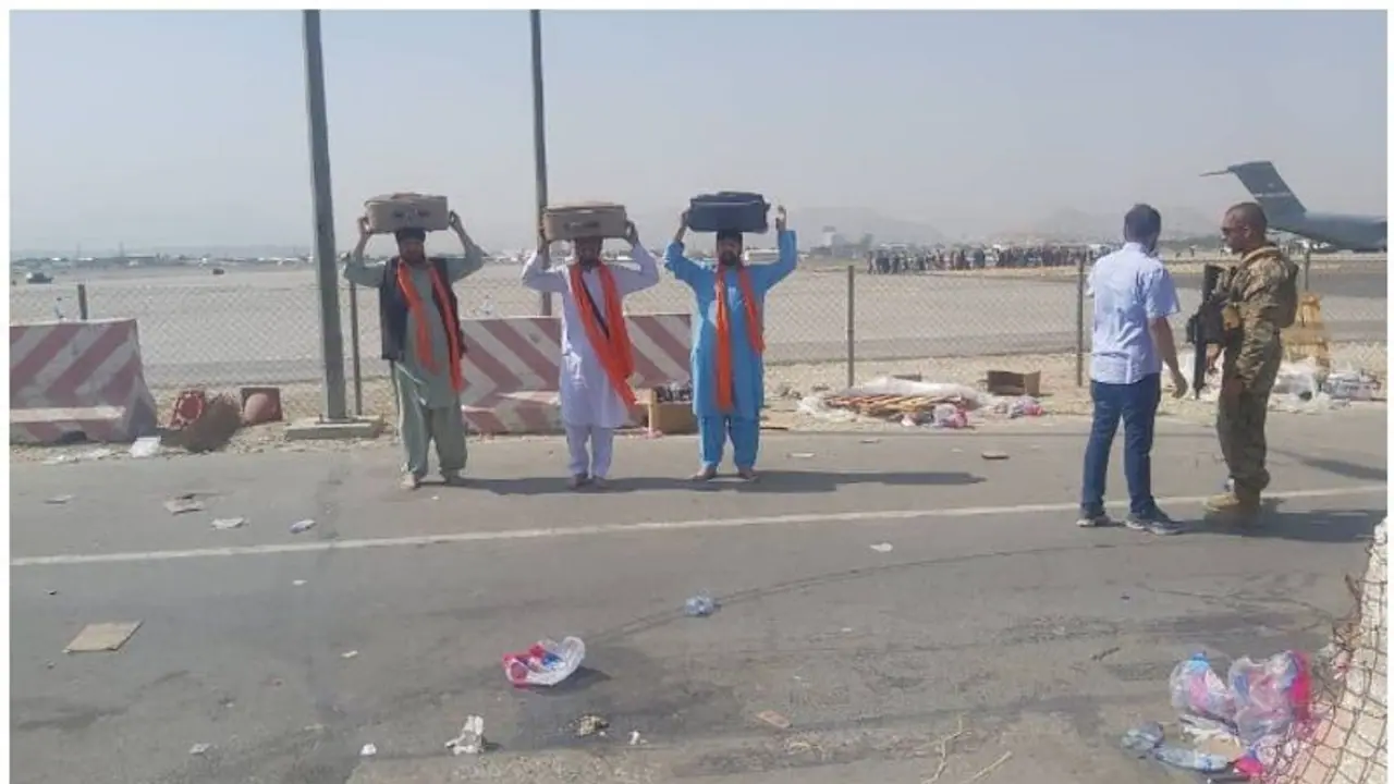 ফিরছেন ভারতীয়রা, এয়ার ইন্ডিয়ার বিমানে দেশের মাটিতে পা রাখলেন ৭৮ জন ফিরছেন ভারতীয়রা, এয়ার ইন্ডিয়ার বিমানে দেশের মাটিতে পা রাখলেন ৭৮ জন