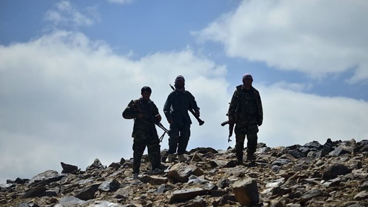 జమ్మూకాశ్మీర్ లో దారుణం.. ముగ్గురు వలస కార్మికులను హతమార్చిన ఉగ్రవాదులు.. జమ్మూకాశ్మీర్ లో దారుణం.. ముగ్గురు వలస కార్మికులను హతమార్చిన ఉగ్రవాదులు..