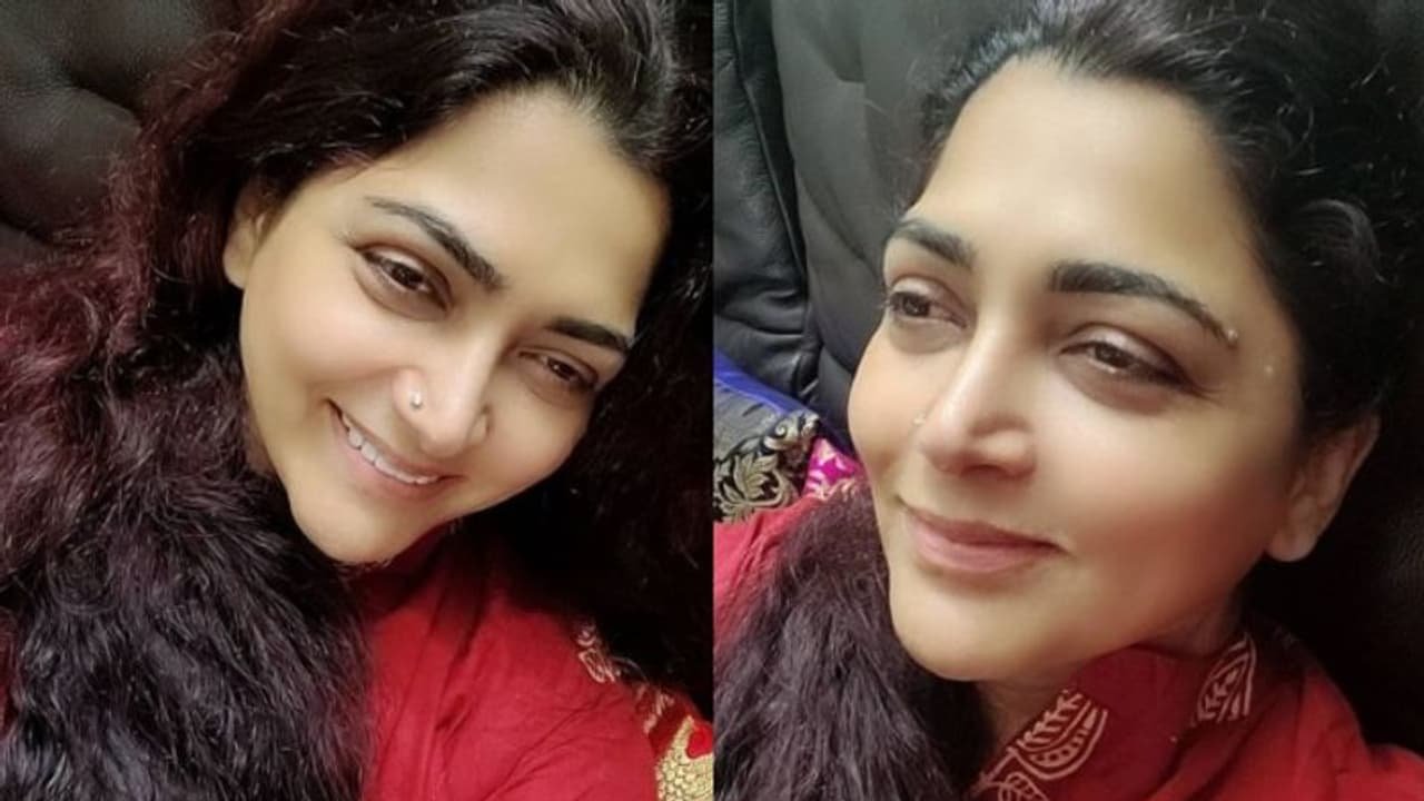 ചുവപ്പഴകില് ഖുശ്ബു, താരത്തിന്റെ ഫോട്ടോ ഏറ്റെടുത്ത് ആരാധകര് ചുവപ്പഴകില് ഖുശ്ബു, താരത്തിന്റെ ഫോട്ടോ ഏറ്റെടുത്ത് ആരാധകര്